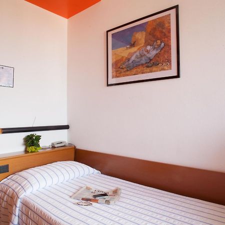 Hotel Pace Torri Del Benaco Exterior photo