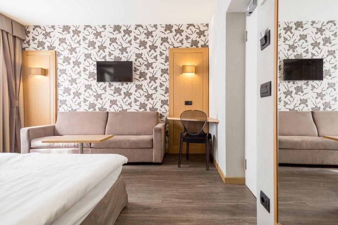 Hotel Pace Torri Del Benaco Exterior photo